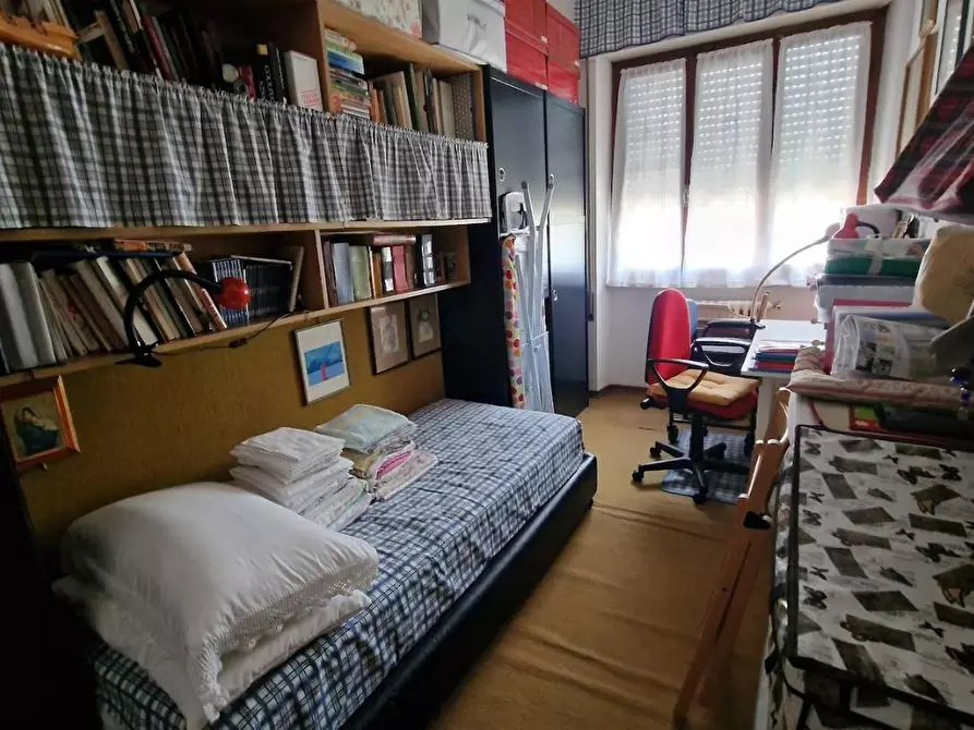 Immagine 16 di Villa in vendita  a Carrara