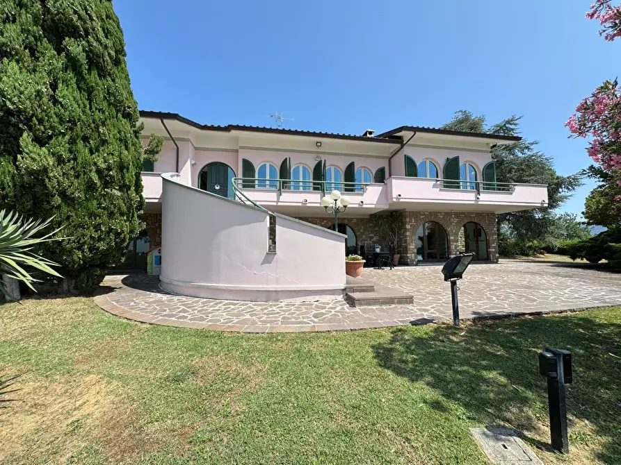 Immagine 7 di Villa in vendita  a Cerreto Guidi