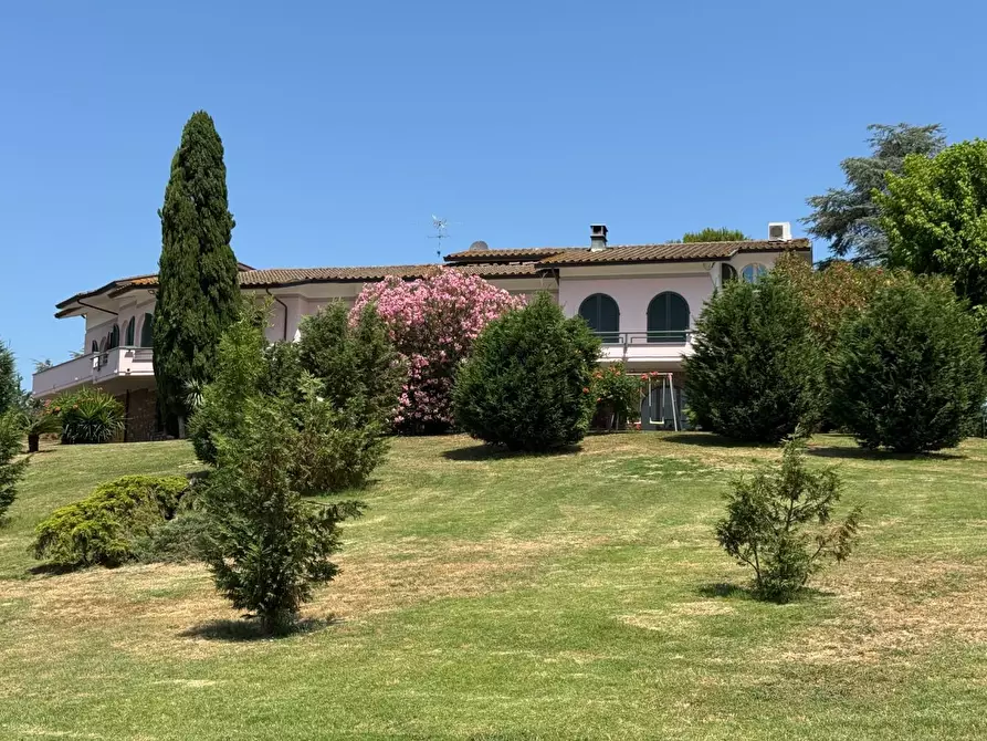 Immagine 4 di Villa in vendita  a Cerreto Guidi