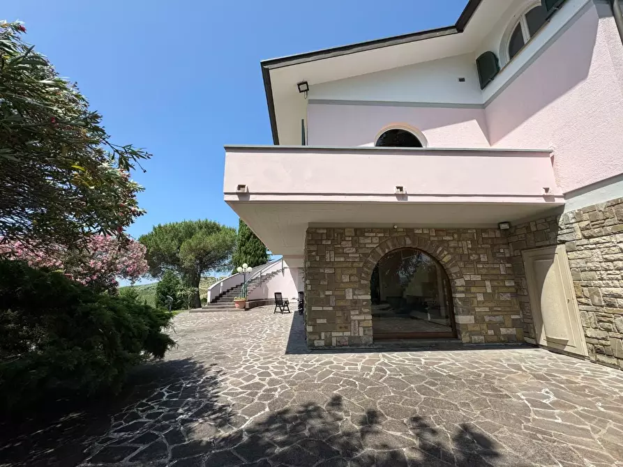 Immagine 17 di Villa in vendita  a Cerreto Guidi