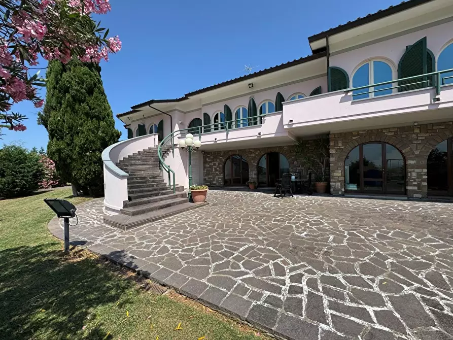 Immagine 12 di Villa in vendita  a Cerreto Guidi
