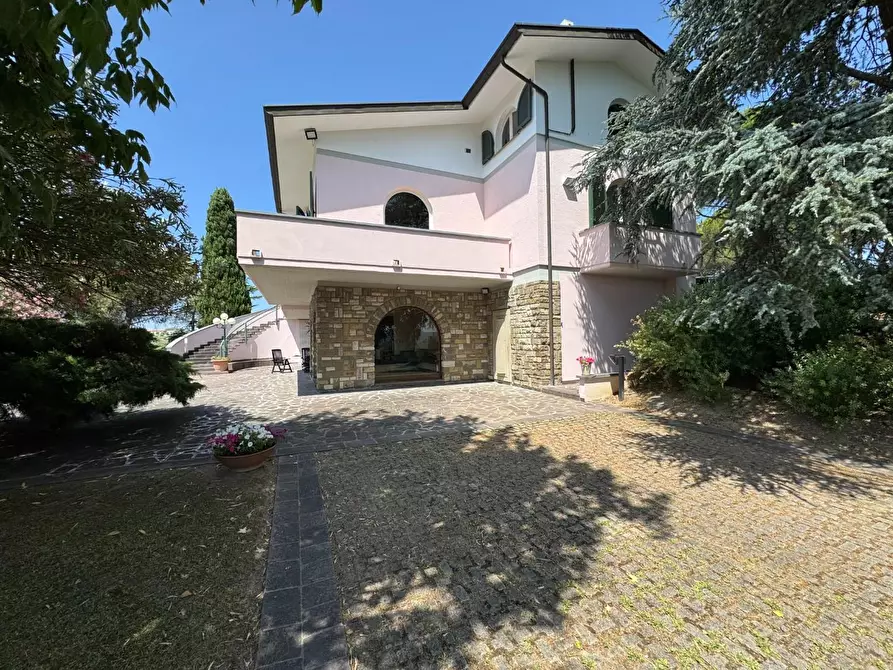 Immagine 14 di Villa in vendita  a Cerreto Guidi