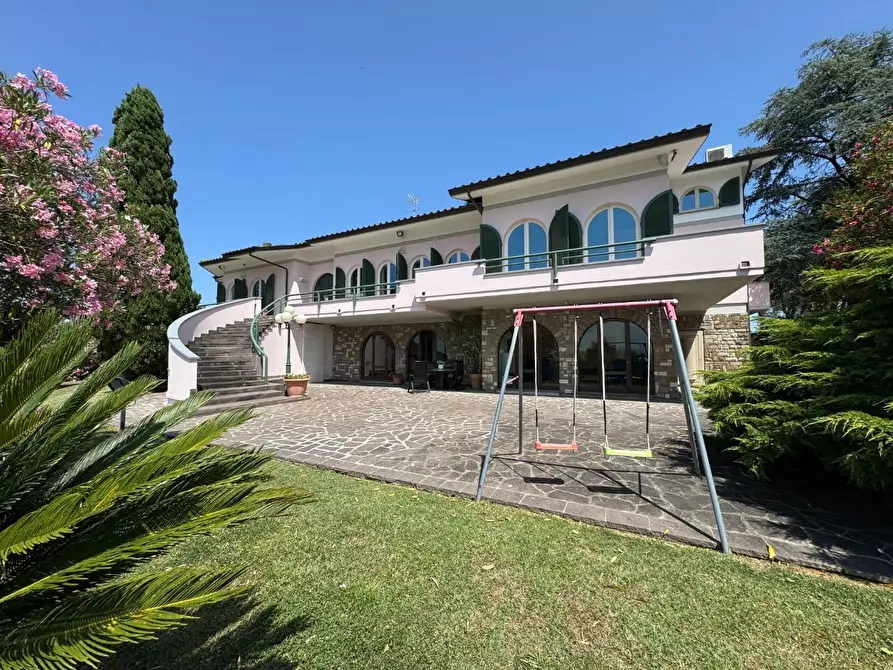 Immagine 5 di Villa in vendita  a Cerreto Guidi