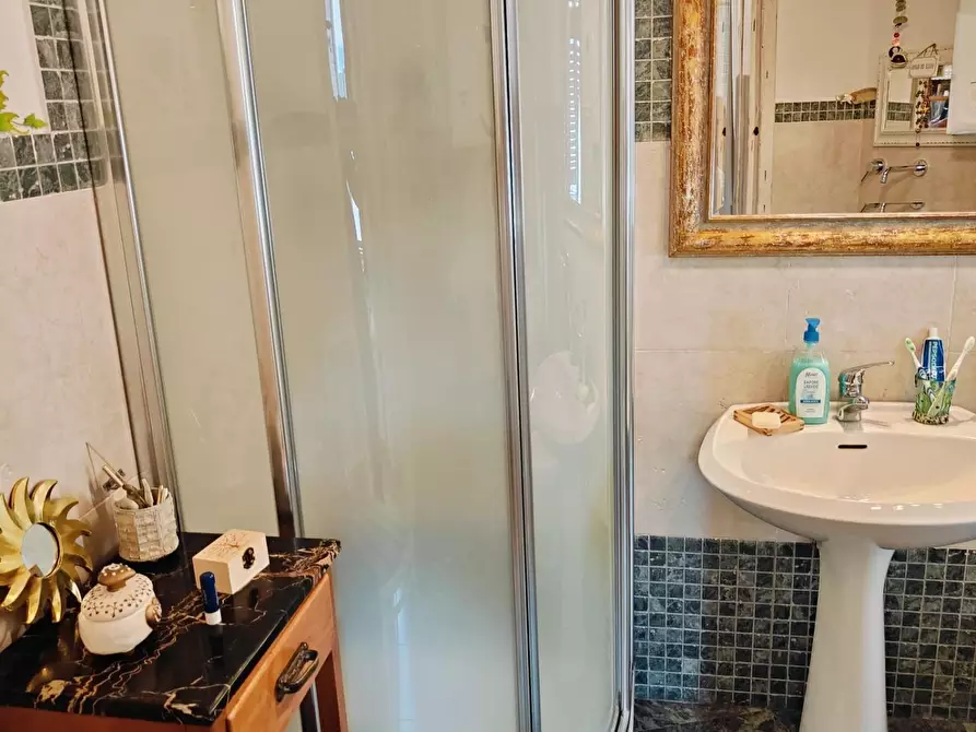 Immagine 16 di Appartamento in vendita  a Livorno