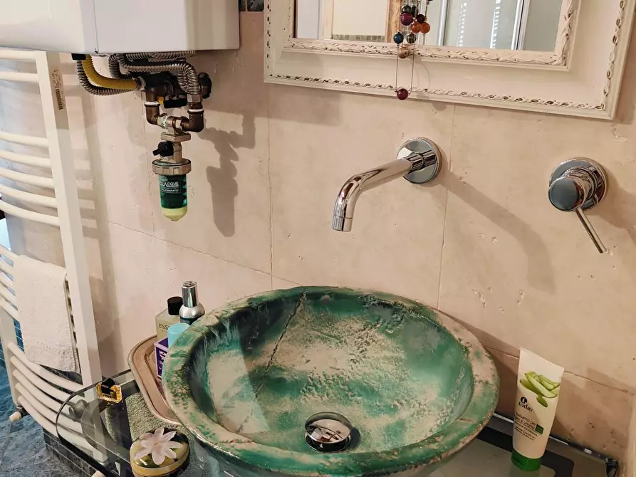 Immagine 17 di Appartamento in vendita  a Livorno