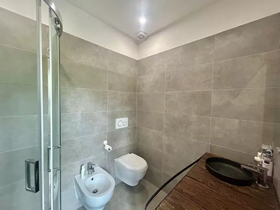 Immagine 10 di Appartamento in vendita  a Siena