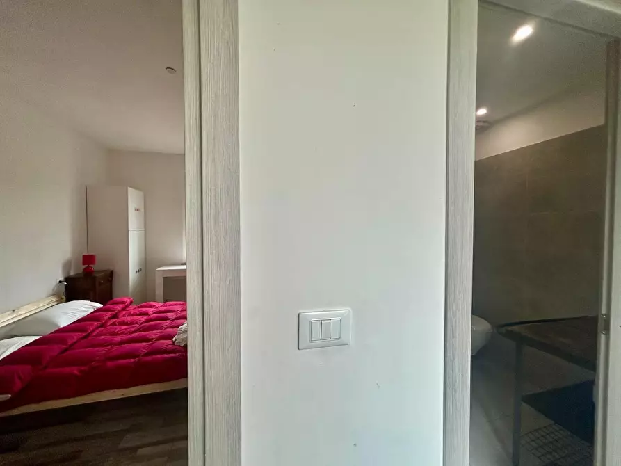 Immagine 9 di Appartamento in vendita  a Siena