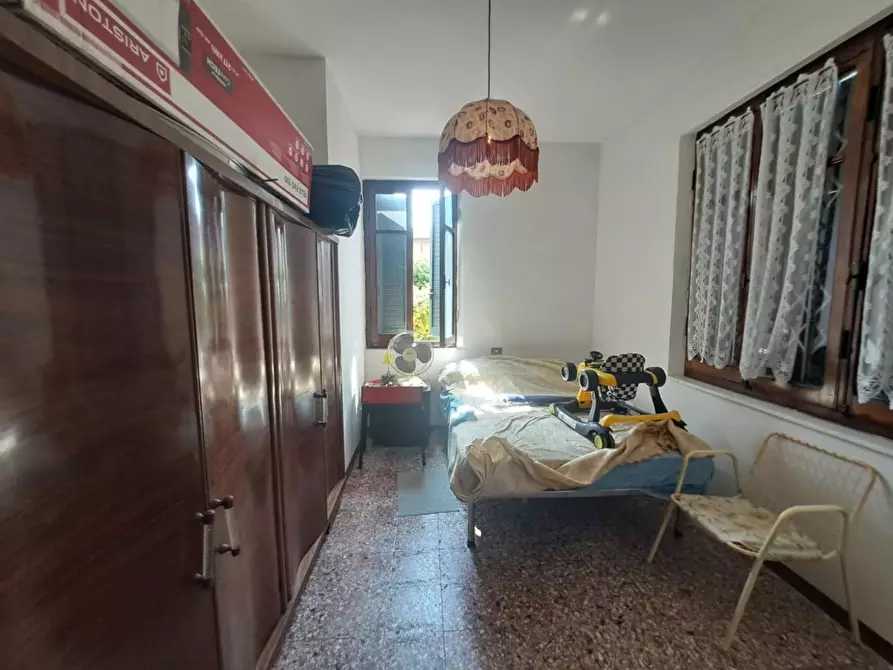 Immagine 19 di Casa indipendente in vendita  a Massa