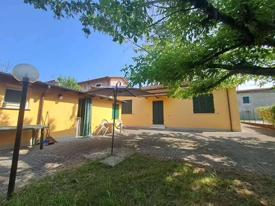 Immagine 25 di Casa indipendente in vendita  a Massa