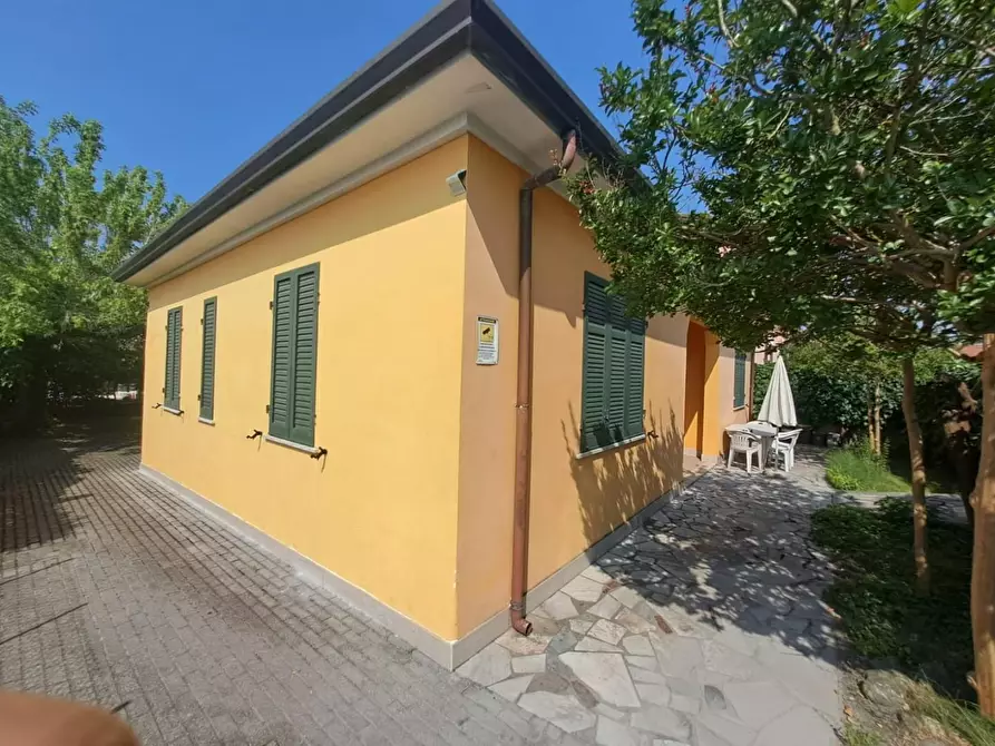 Immagine 27 di Casa indipendente in vendita  a Massa