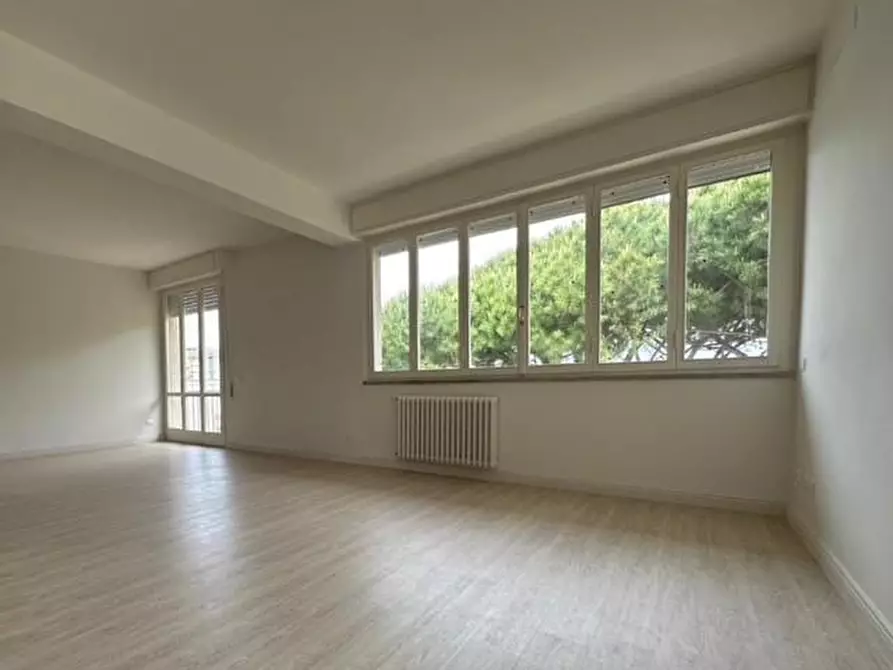 Immagine 26 di Mansarda in vendita  a Viareggio