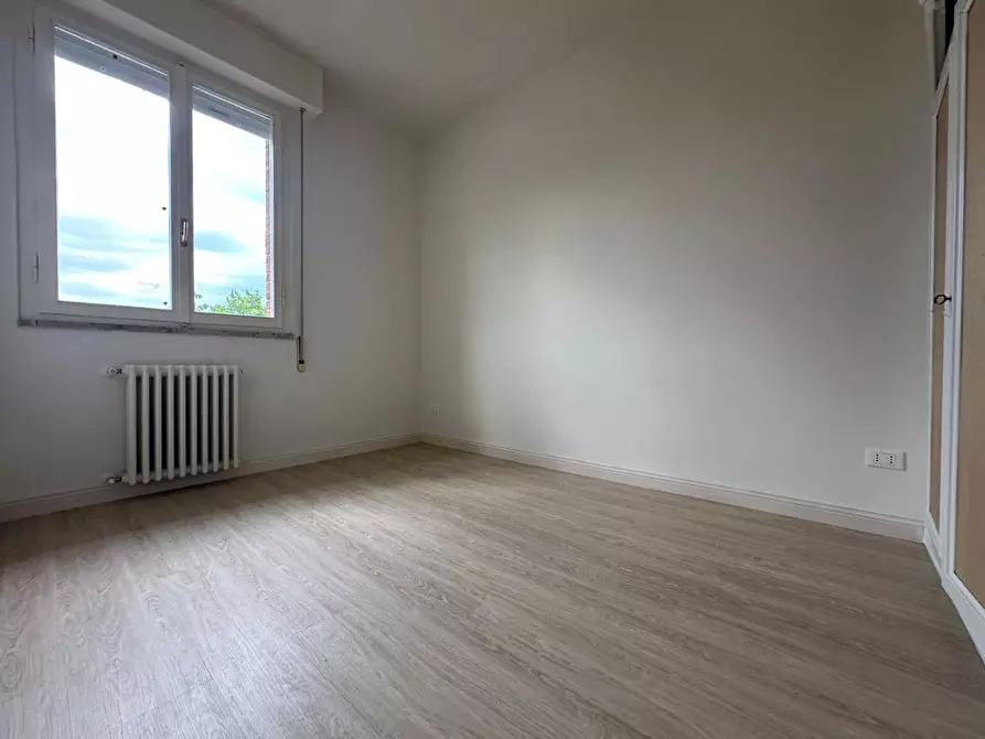 Immagine 11 di Mansarda in vendita  a Viareggio