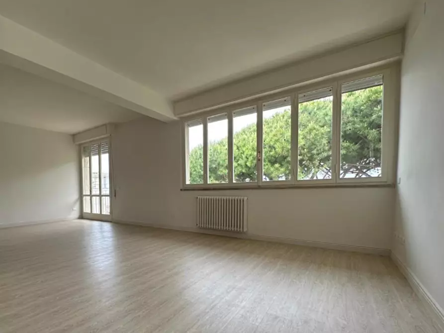 Immagine 27 di Mansarda in vendita  a Viareggio