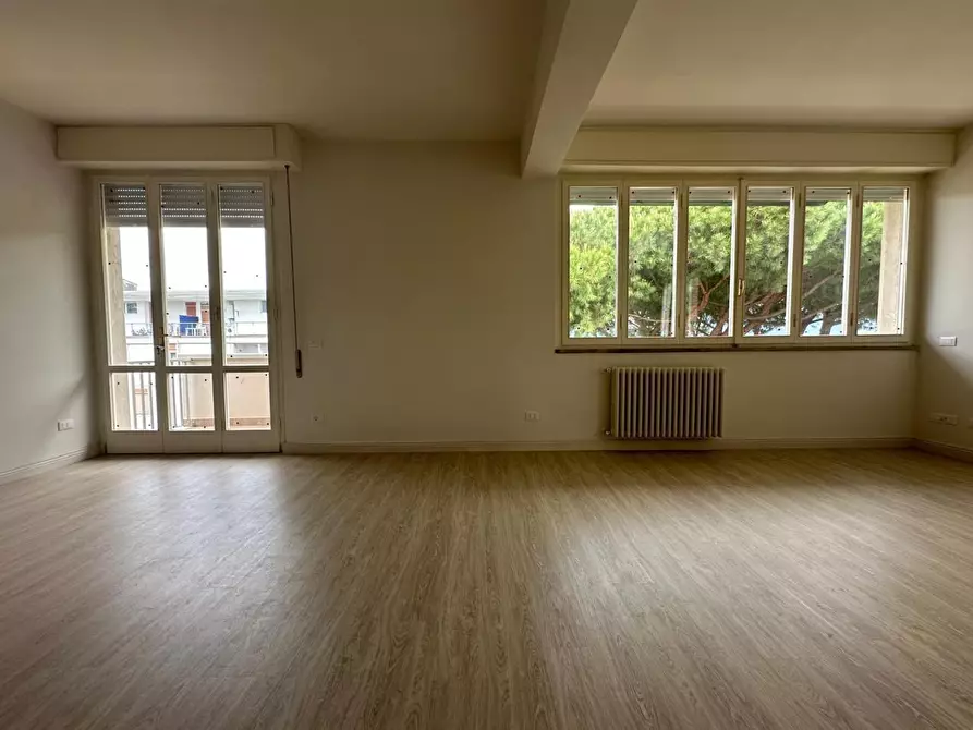 Immagine 17 di Mansarda in vendita  a Viareggio