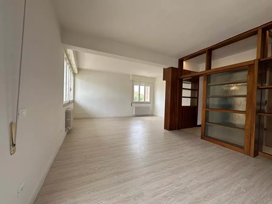 Immagine 16 di Mansarda in vendita  a Viareggio