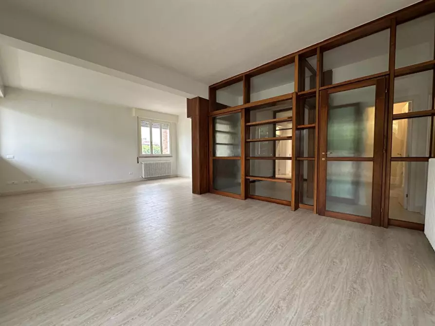 Immagine 20 di Mansarda in vendita  a Viareggio