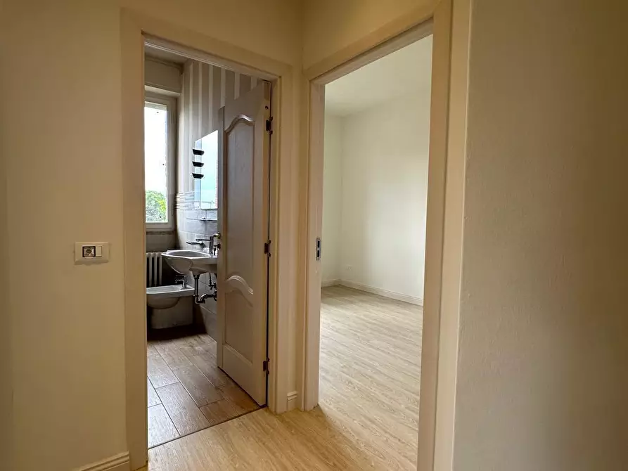 Immagine 7 di Mansarda in vendita  a Viareggio