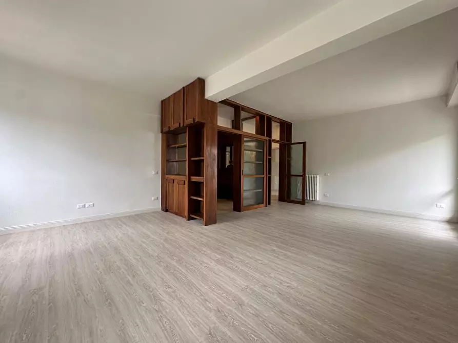 Immagine 18 di Mansarda in vendita  a Viareggio