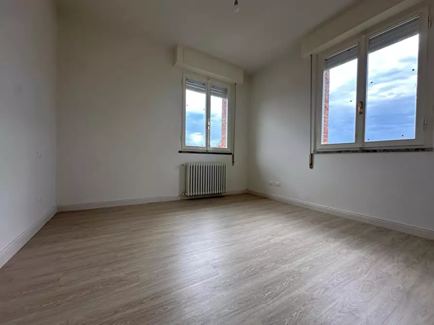 Immagine 9 di Mansarda in vendita  a Viareggio