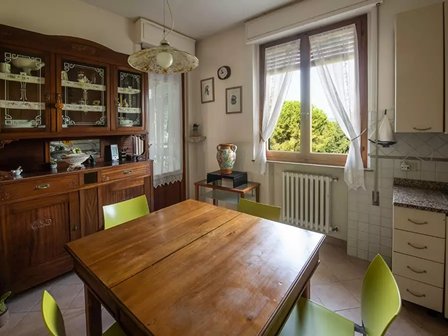 Immagine 2 di Appartamento in vendita  a Siena