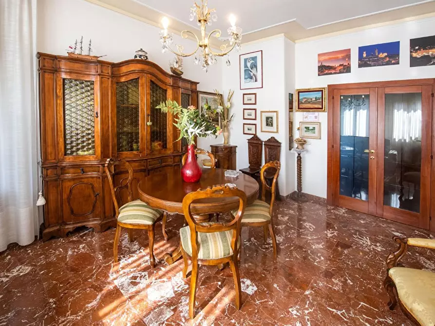 Immagine 3 di Appartamento in vendita  a Siena