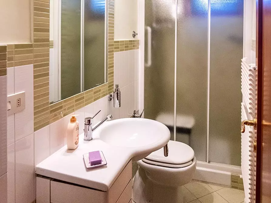 Immagine 13 di Appartamento in vendita  a Siena