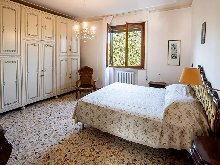 Immagine 5 di Appartamento in vendita  a Siena