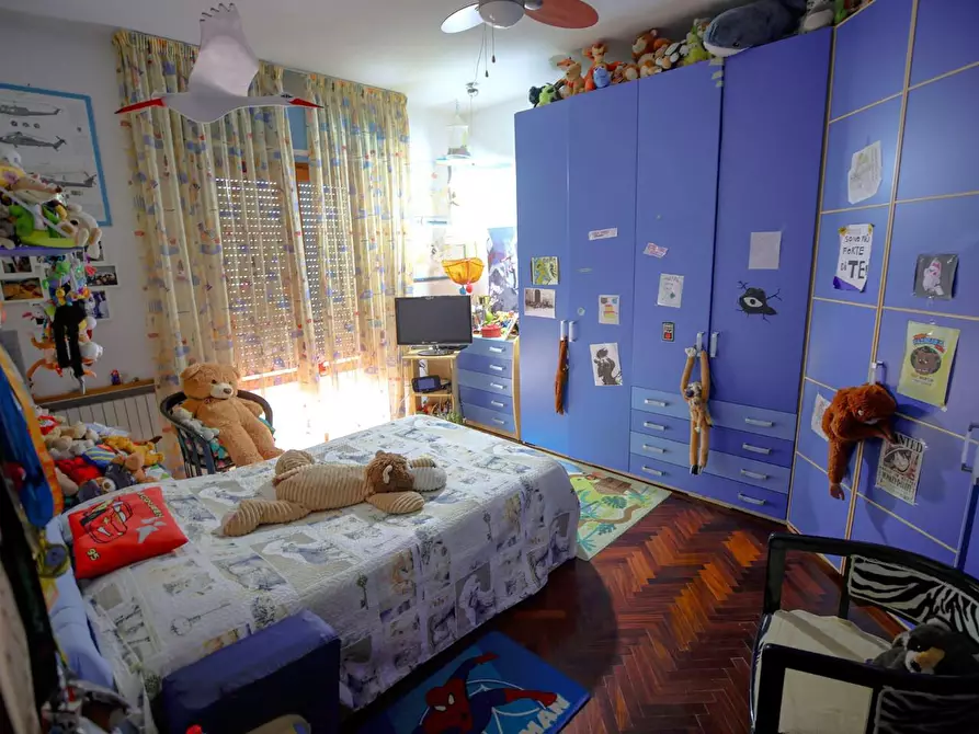 Immagine 8 di Villa in vendita  a Lucca