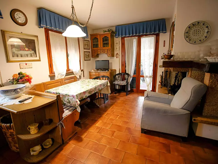Immagine 7 di Villa in vendita  a Lucca
