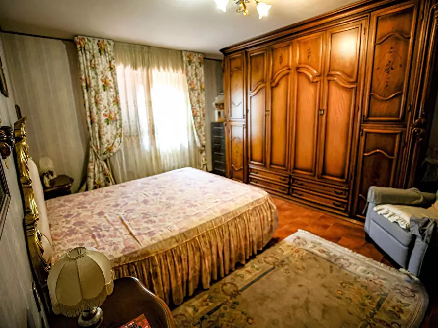 Immagine 16 di Villa in vendita  a Lucca