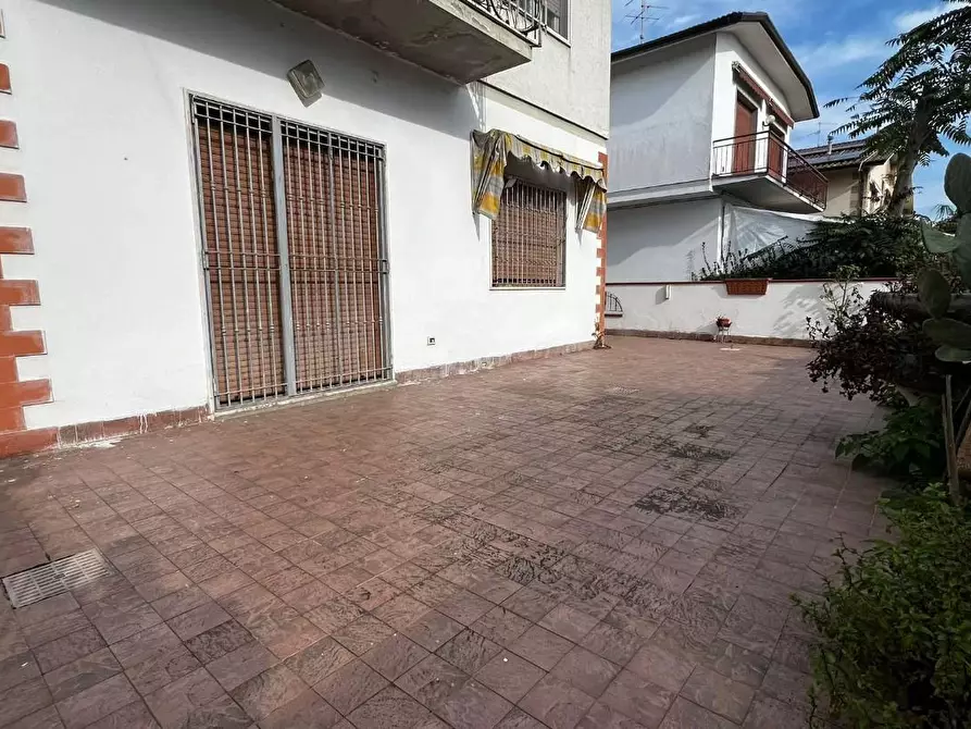 Immagine 19 di Appartamento in vendita  a Viareggio