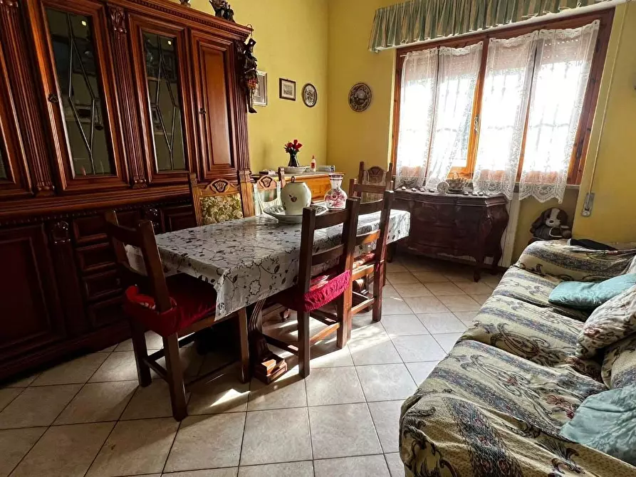 Immagine 11 di Appartamento in vendita  a Viareggio