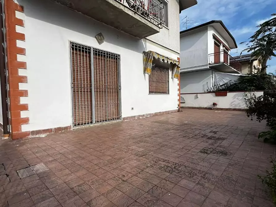 Immagine 30 di Appartamento in vendita  a Viareggio