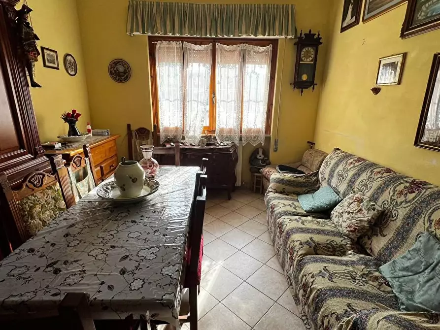 Immagine 4 di Appartamento in vendita  a Viareggio