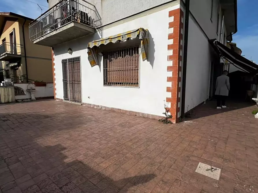casa indipendente in vendita a Viareggio in zona Lago Mare