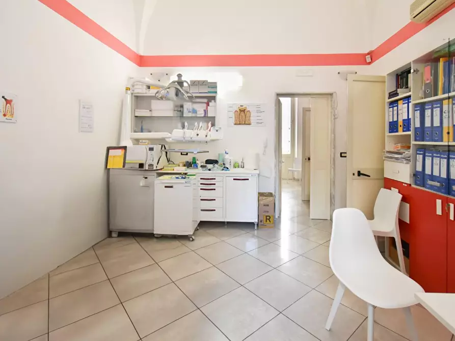 Immagine 5 di Ufficio in vendita  a Lecce
