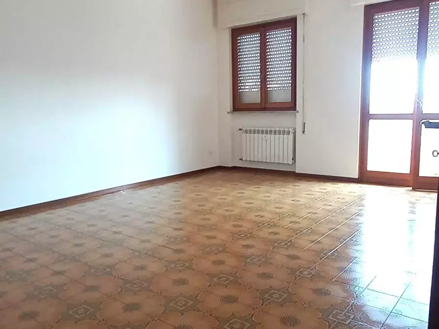 Immagine 4 di Appartamento in vendita  a Carrara