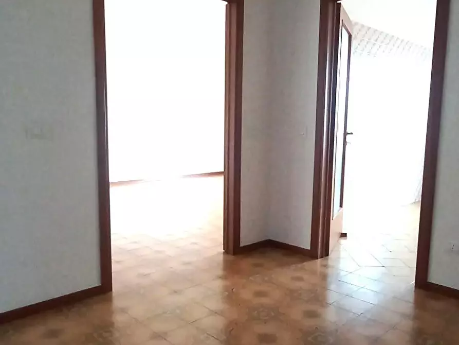 Immagine 3 di Appartamento in vendita  a Carrara