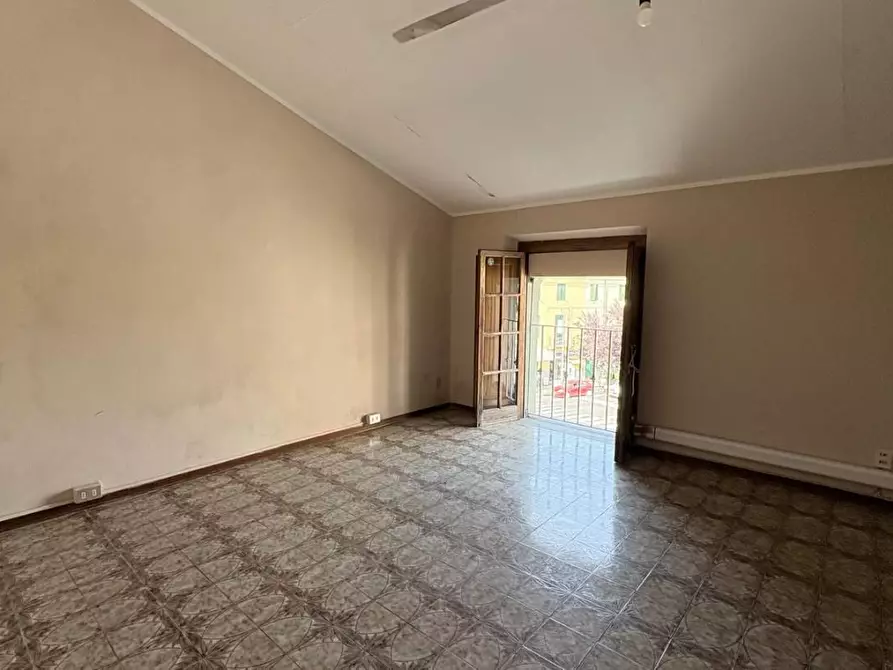 Immagine 11 di Appartamento in vendita  a Lucca