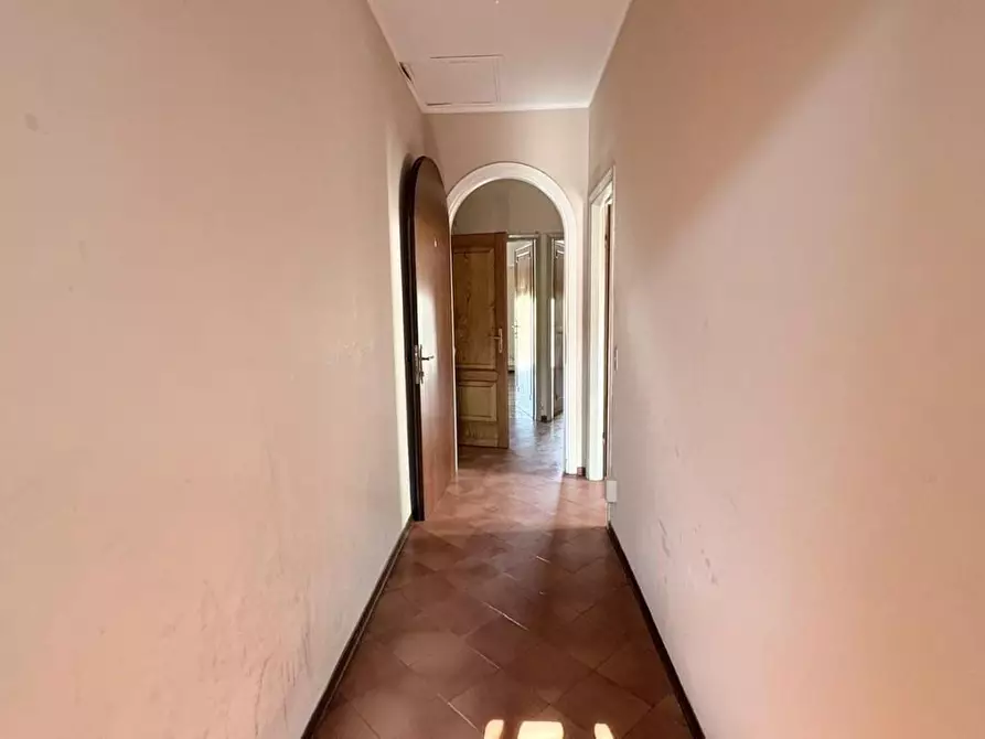 Immagine 8 di Appartamento in vendita  a Lucca