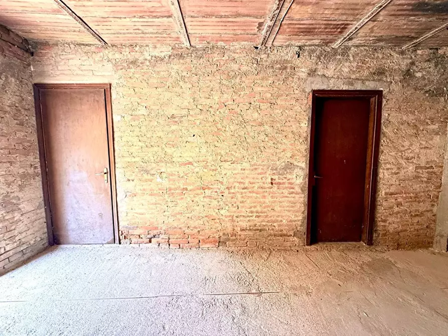 Immagine 11 di Appartamento in vendita  a Siena