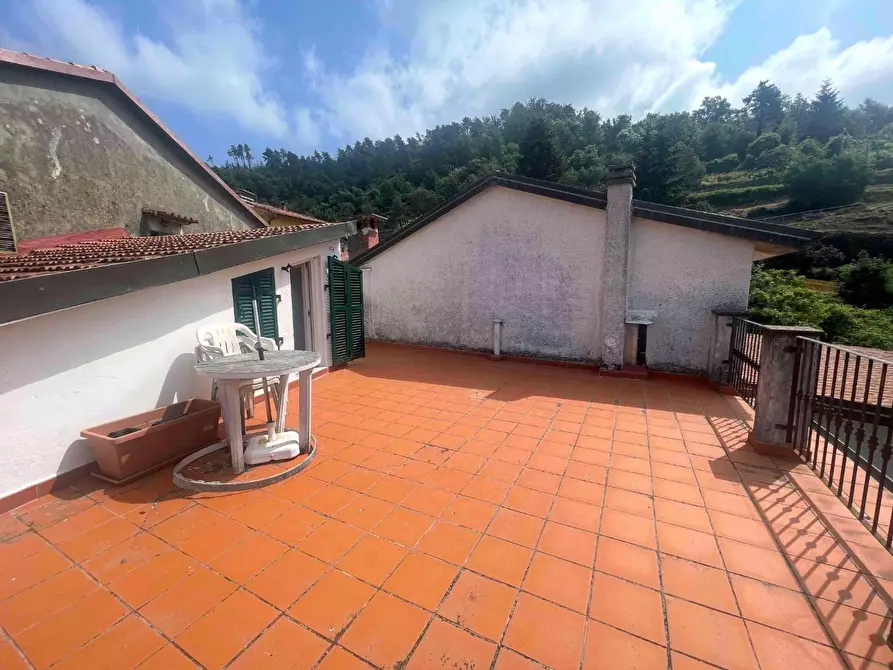 Immagine 3 di Appartamento in vendita  a Riccò Del Golfo Di Spezia