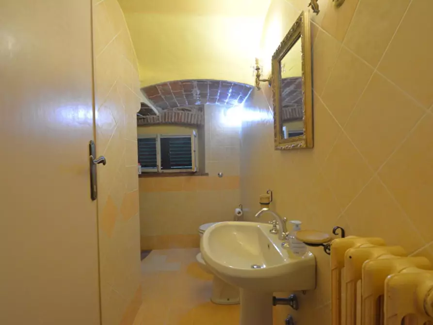 Immagine 11 di Casa bifamiliare in vendita  a Lucca