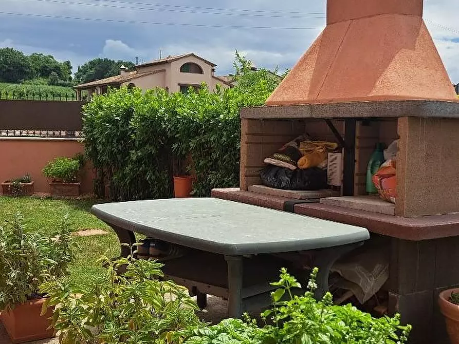 Immagine 8 di Casa bifamiliare in vendita  a Calcinaia