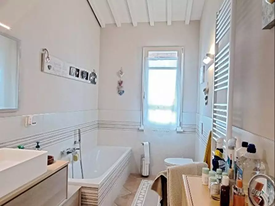 Immagine 35 di Casa bifamiliare in vendita  a Calcinaia