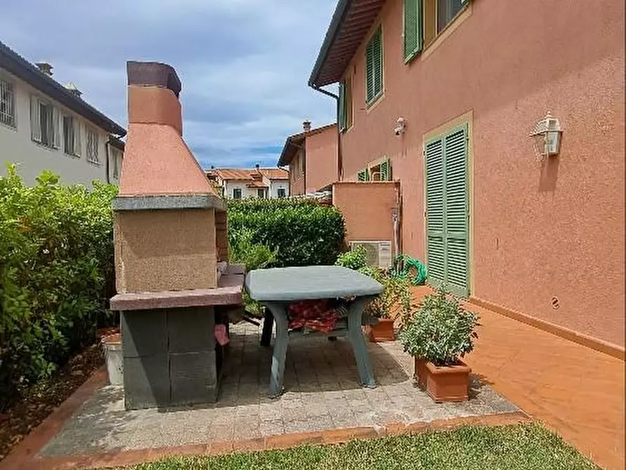 Immagine 7 di Casa bifamiliare in vendita  a Calcinaia