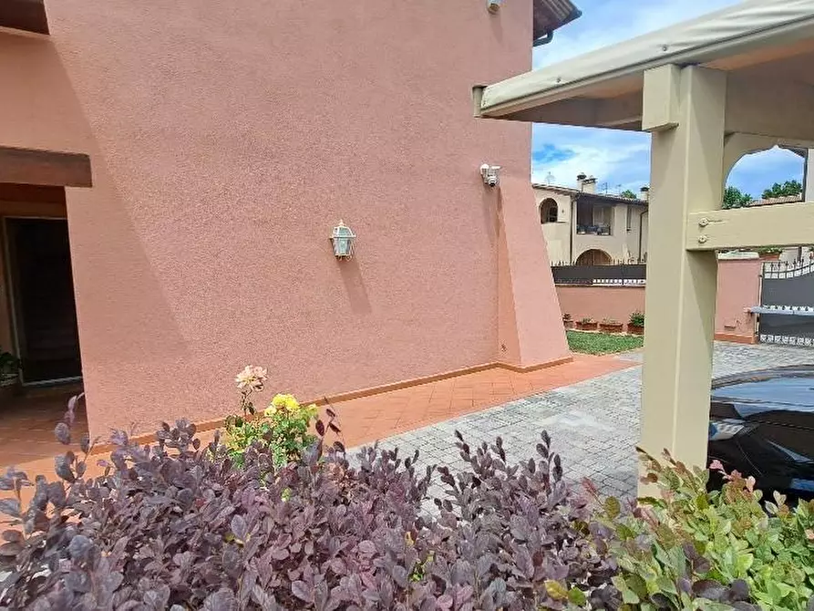 Immagine 9 di Casa bifamiliare in vendita  a Calcinaia