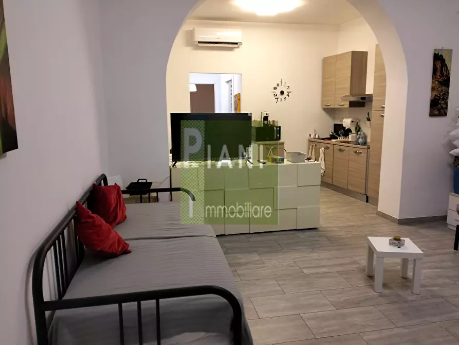 Immagine 2 di Appartamento in vendita  a Livorno