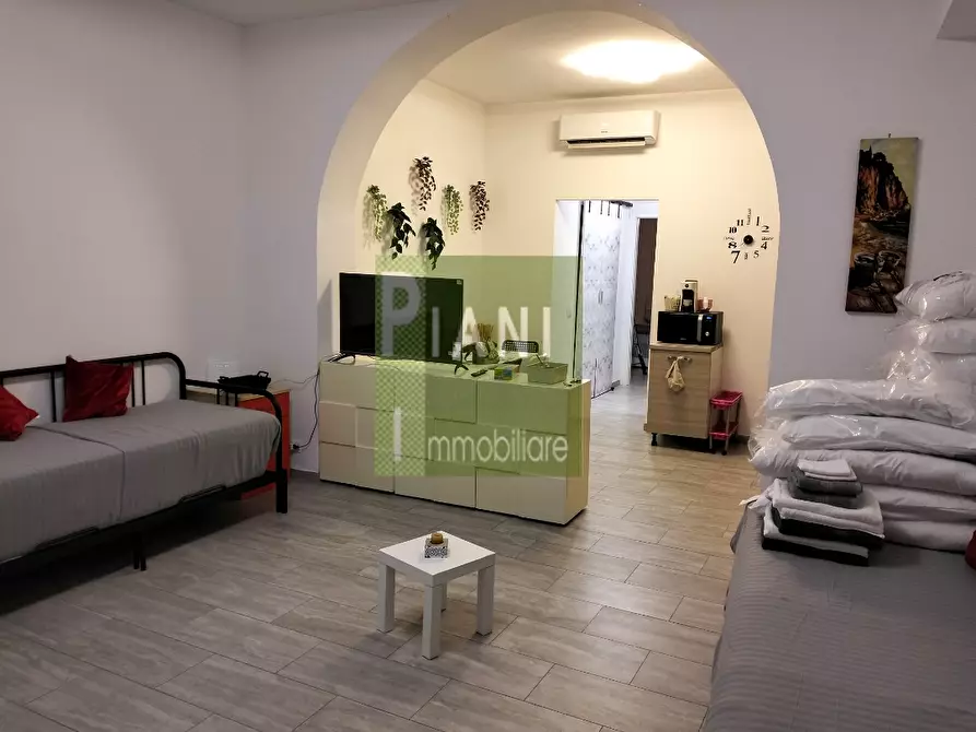 Immagine 3 di Appartamento in vendita  a Livorno