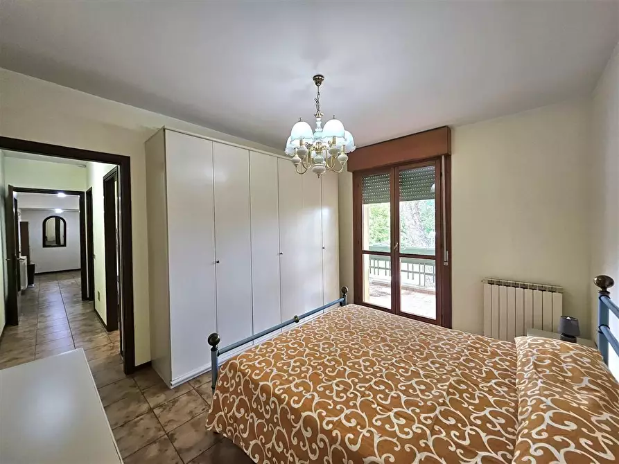 Immagine 17 di Appartamento in vendita  a Massa